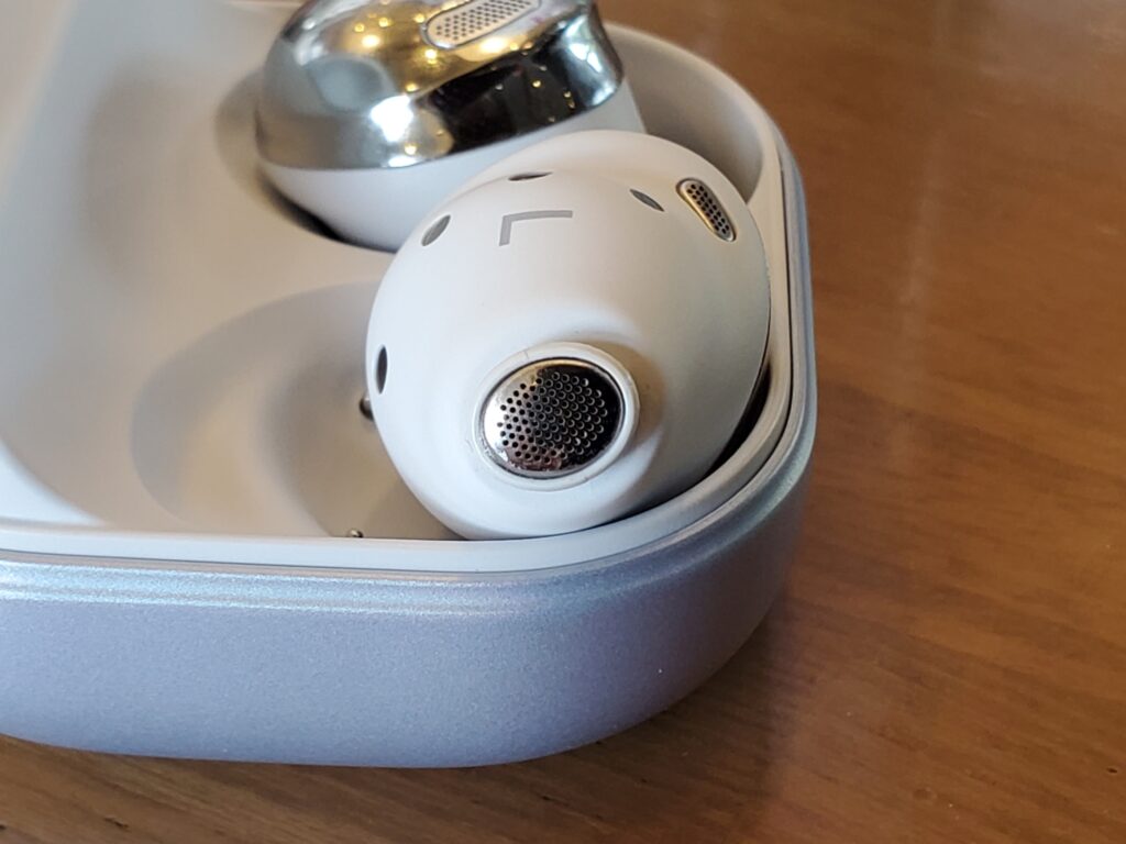 galaxy buds pro ノズルは楕円