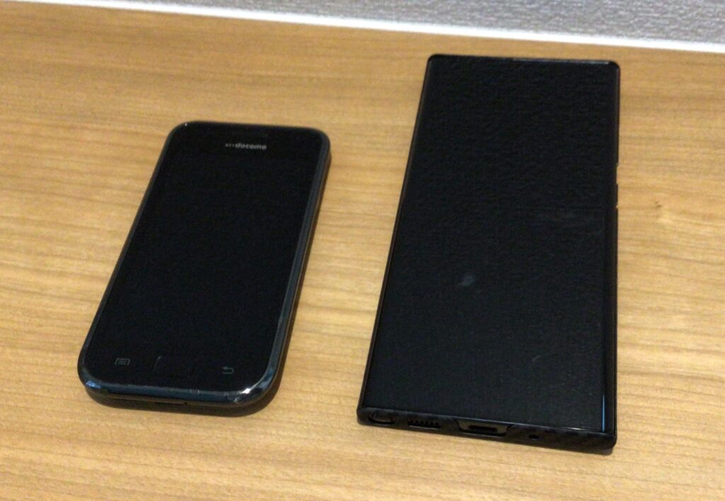 Galaxy S と Galaxy Note20 Ultraの比較