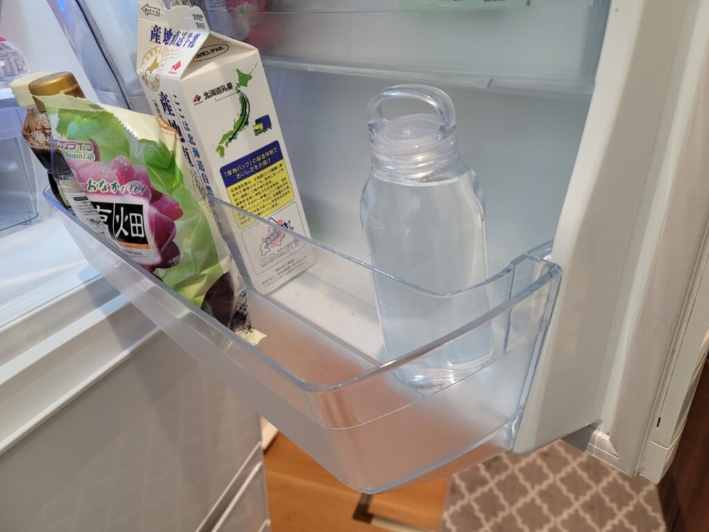 KINTOウォーターボトルは冷蔵庫でそのまま冷やせます